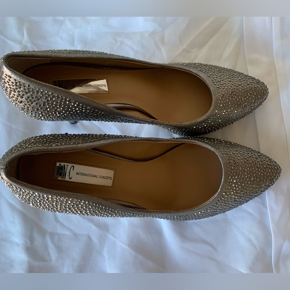INC International Concepts Zitah6 Studded Classic Pump Heels Women’s 9M - Picture 14 of 14